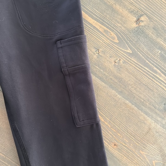 NWOT women’s size small black Avalanche cargo style leggings - Picture 3 of 6